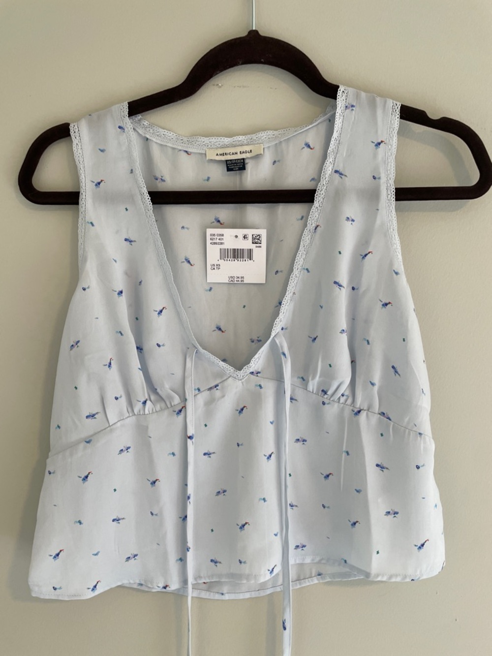 American Eagle Outfitters Light Blue Floral Print V-Neck Crop Top